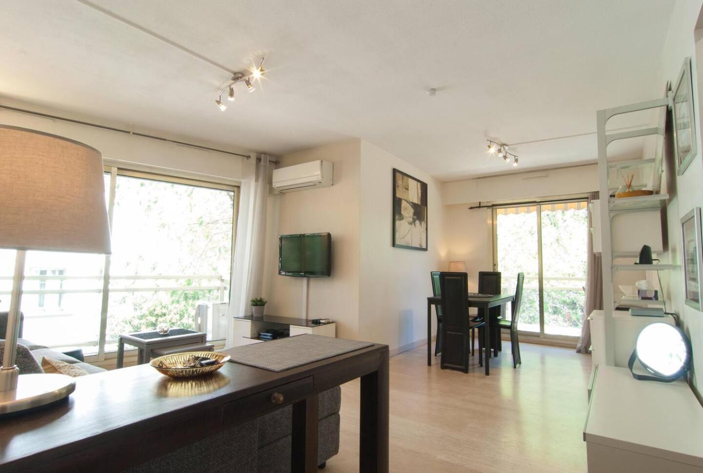 Elegant Apt W/2 Terraces/Mins To Beach & Shops Антиб Экстерьер фото