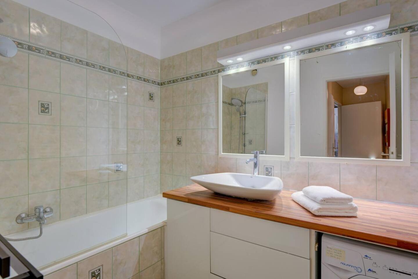 Elegant Apt W/2 Terraces/Mins To Beach & Shops Антиб Экстерьер фото