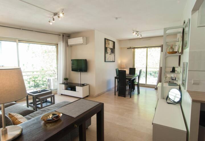 Elegant Apt W/2 Terraces/Mins To Beach & Shops Антиб Экстерьер фото